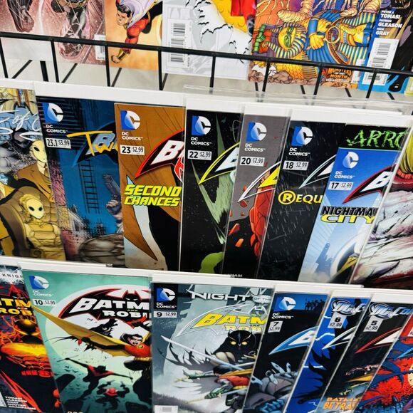 Batman Robin New 52: 2-7 9-12 14-15 17 18 20 22-23 23.1-23.4 24 35-36 40 Ann 3 - Picture 4 of 7